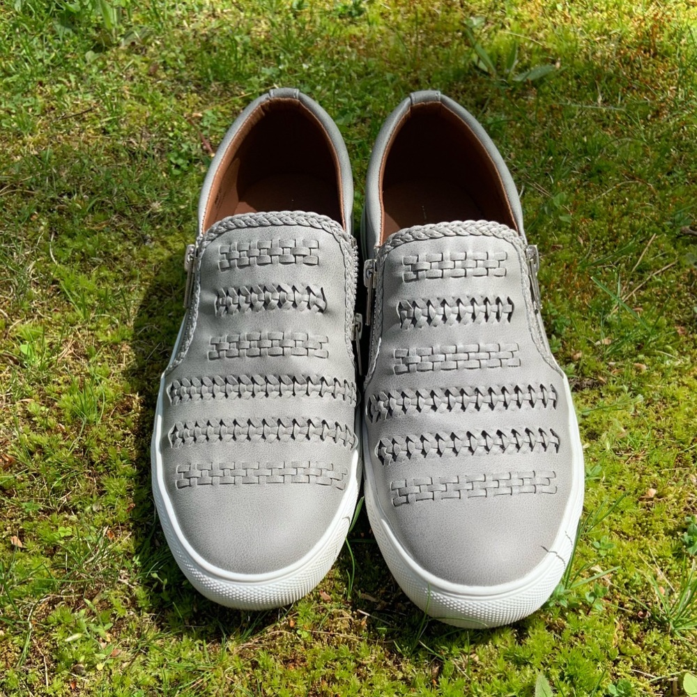 *HARD TO FIND* Report Aimee Slip-on Sneakers